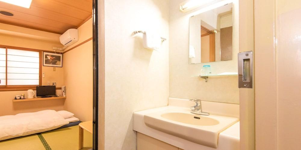 Sakura Ryokan Asakusa Iriya Токио Экстерьер фото